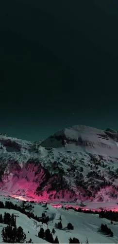 Горы Обои на телефон снежная гора с деревьями и звездным небом
