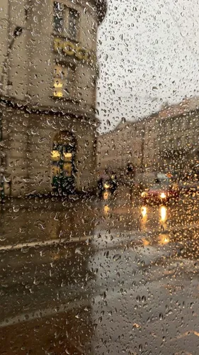 Дождь Обои на телефон окно с дождем на нем
