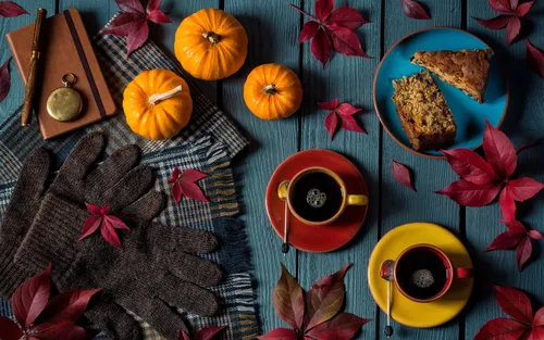 Уютные Осенние Обои на телефон стол с различными продуктами