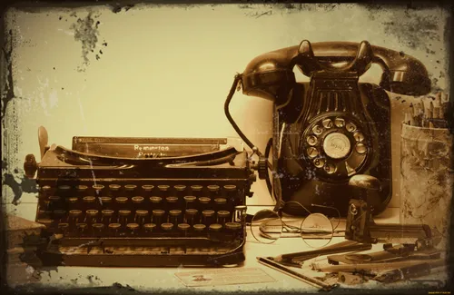 Ретро Обои на телефон старомодная пишущая машинка и часы на столе